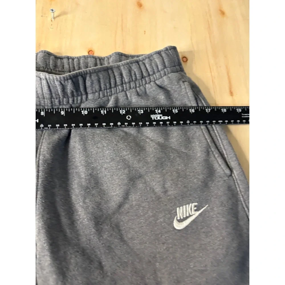 Nike Sportswear Club Fleece Mens Sweatpants Gray Embroidered Logo Joggers Medium